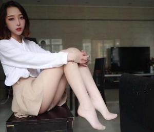 [MSLASS梦丝女神]2020.06.12 V.062 乔儿《肉色美女主播》视频