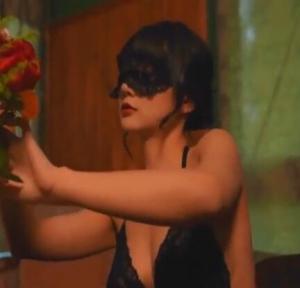  [YouMi尤蜜] 视频 何嘉颖 红玫瑰の心事