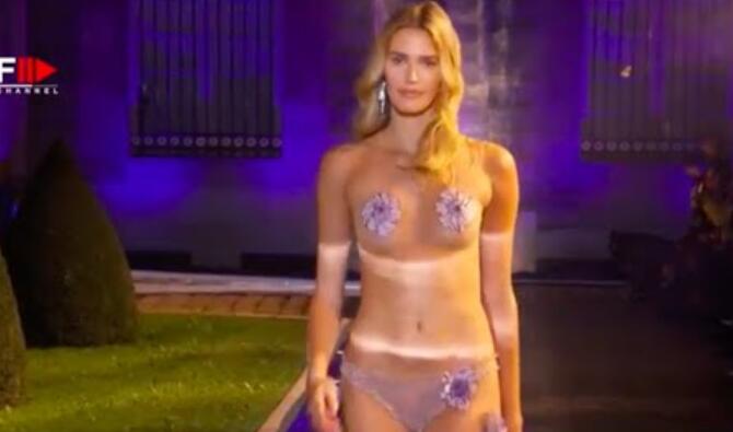 2022巴黎ETAM LIVE SHOW -泳装和内衣