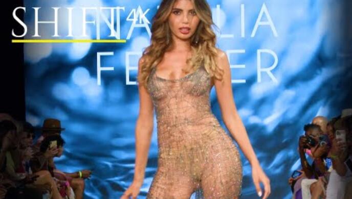 NATALIA FEDNER 金属比基尼泳装 4K  2022 年迈阿密游泳周