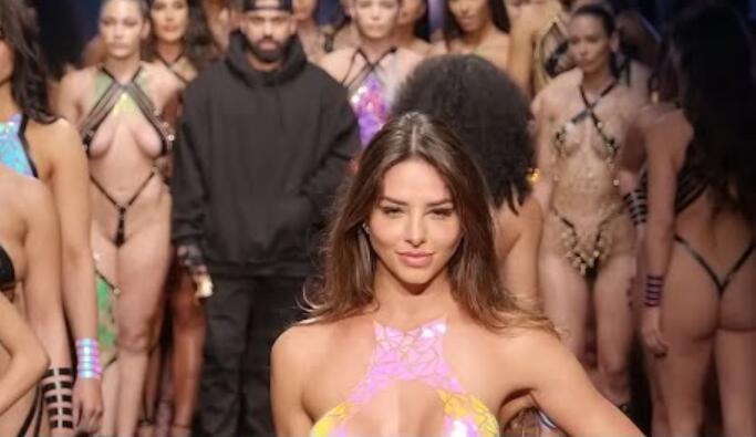 垂直| Black Tape Project Tape Art Fashion Show | 2023洛杉矶时装周