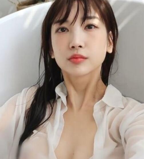 [Patreon] Leezy - In room