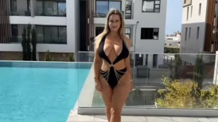 Anna marisax为shein做模特活动