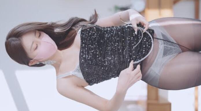 清晰可见丝袜艾真人Lookbook fancam 比基尼内衣Lookbook 丝袜内衣Lookbook fancam 传奇