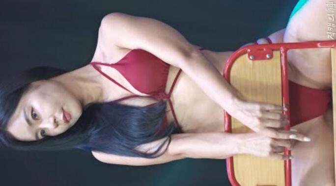 VURII view第三服装_2  UMC RUNWAY 6th "COLOR OF LINGERIE"  model直摄像头