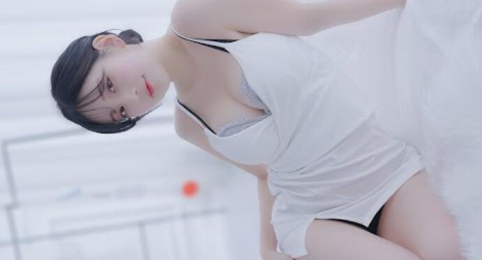 越来越穿的连体白丝袜AI真人Lookbook 连体丝袜女友造型内衣Lookbook百吉饼模特Hee-sol