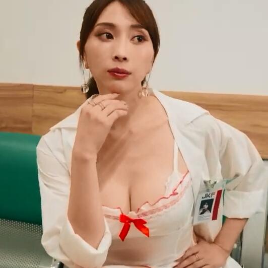 【JKF雜誌】2025 1月號 COVER STORY 「寫真皇后」森咲智美