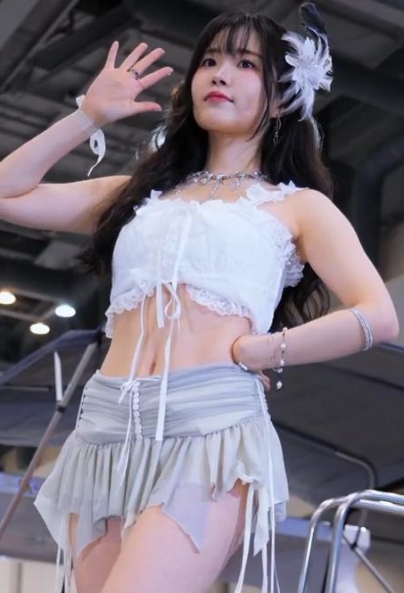 韩国赛车模特洪智恩(Hong JiEun)亮相2024釜山国际游艇展