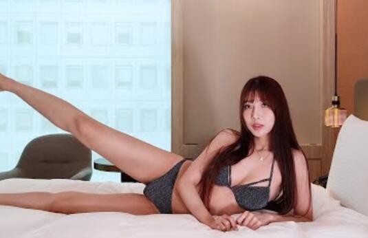 1分鐘爆汗運動，練小腹，練美腿，黑鑽比基尼 (文檸)