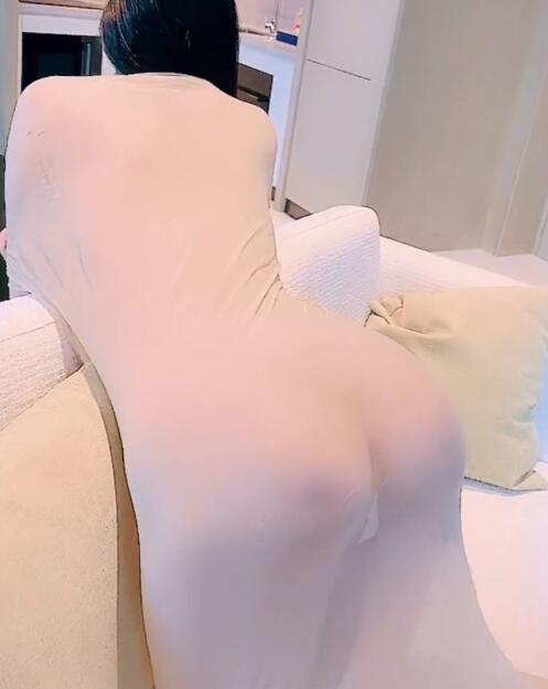 余安安性感魅惑透视装幕后拍摄花絮