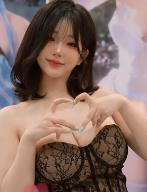 COS界GOAT尹雪花日常服签售会