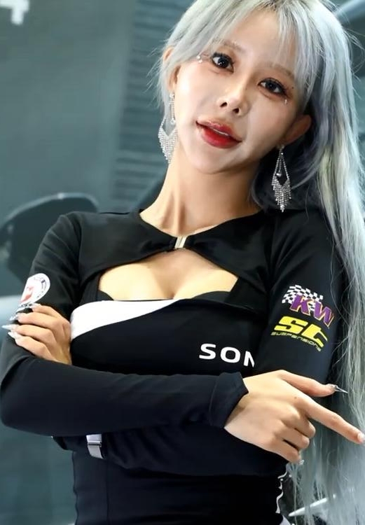 2024首尔改装车展赛车女郎MAGARIN(7) - Seoul Auto Salon Week超燃舞台