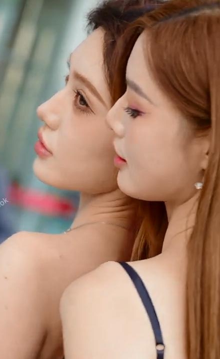 2025广州国际车展网红车模 016