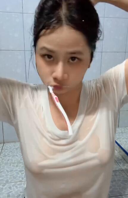 刷牙搓澡一条龙