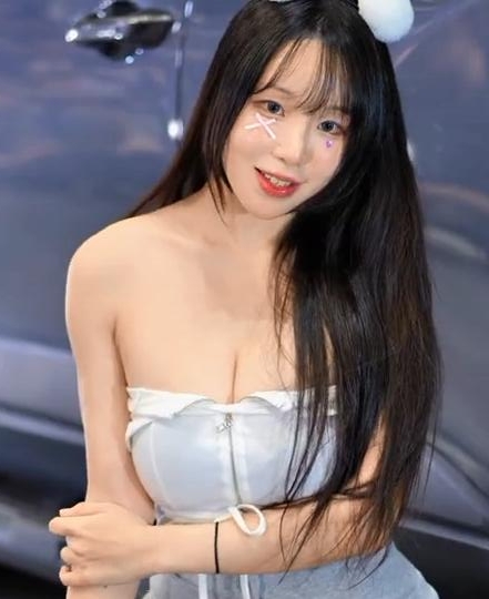 2025车展赛车模特银智直拍(Eunj Fancam)高清现场