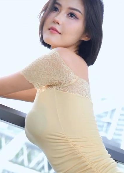 2024 粤港澳大湾区车展 车模 程儿 43